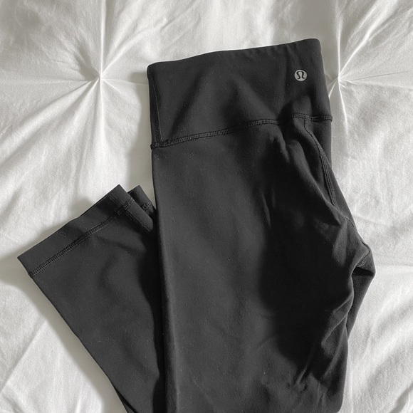 lululemon athletica Pants - lululemon Wunder Under Cropped Leggings
